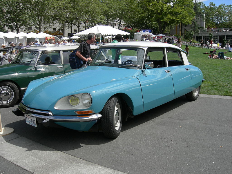 Illustration for article titled Generation Gap: Citroën Flagship Sedans Edition